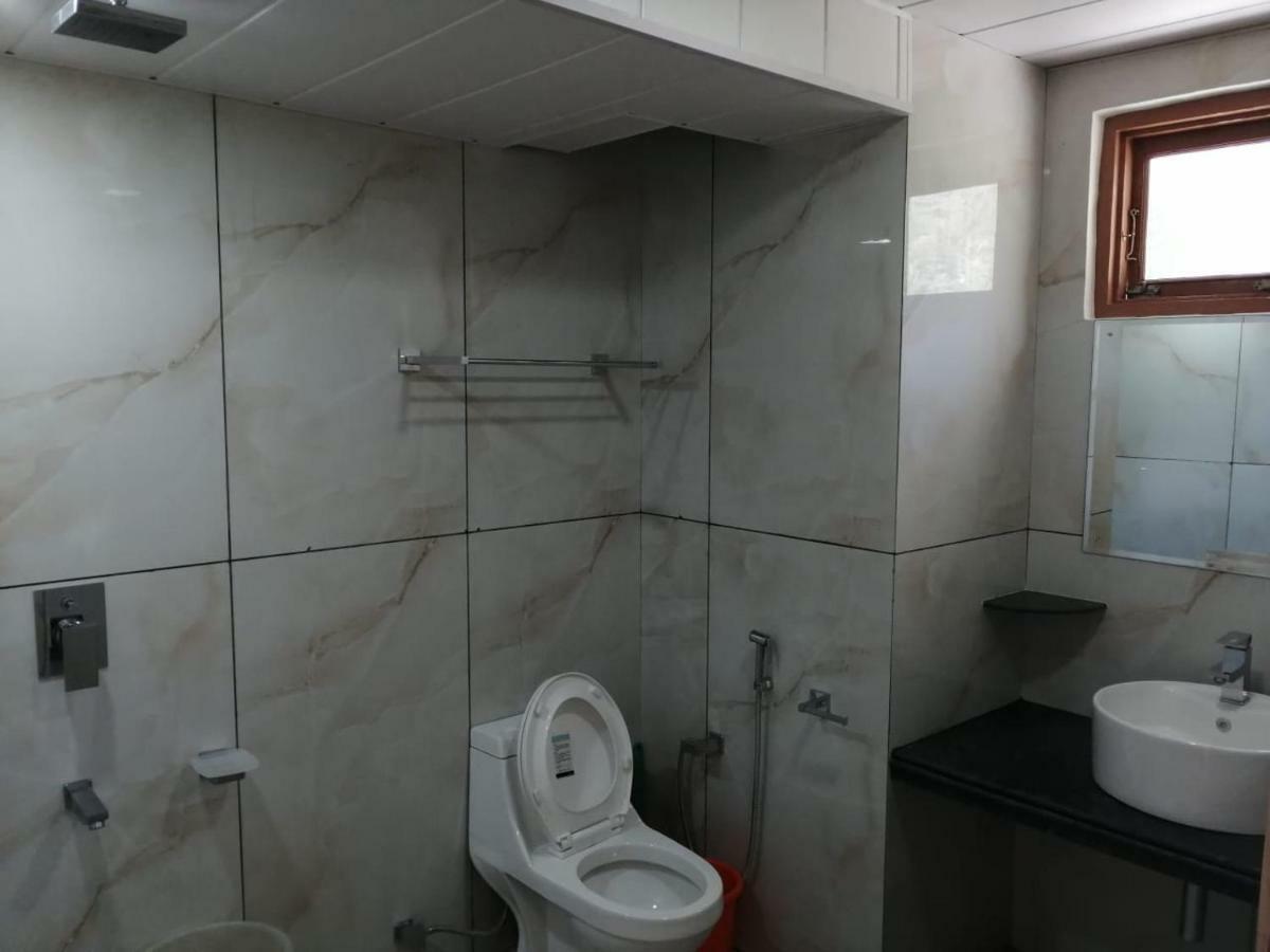 Hotel The White House Kasol Esterno foto