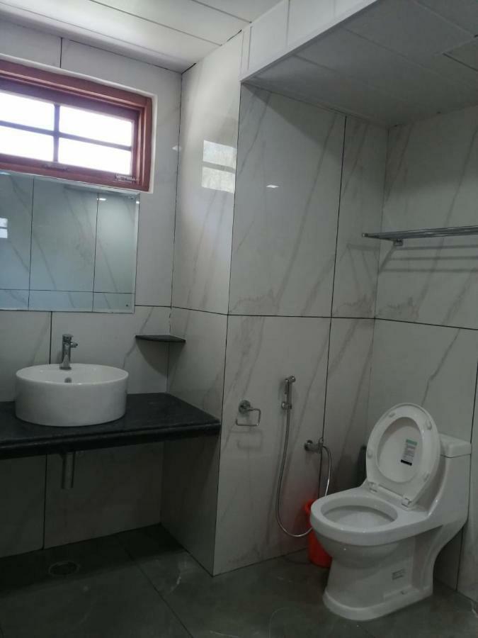 Hotel The White House Kasol Esterno foto