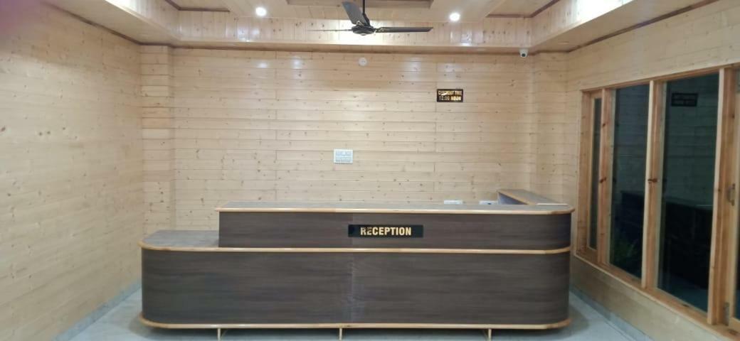 Hotel The White House Kasol Esterno foto